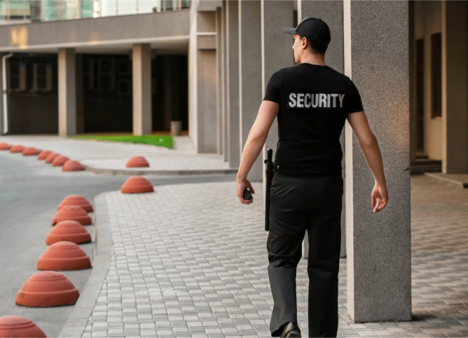 the-role-of-security-guards-in-commercial-buildings